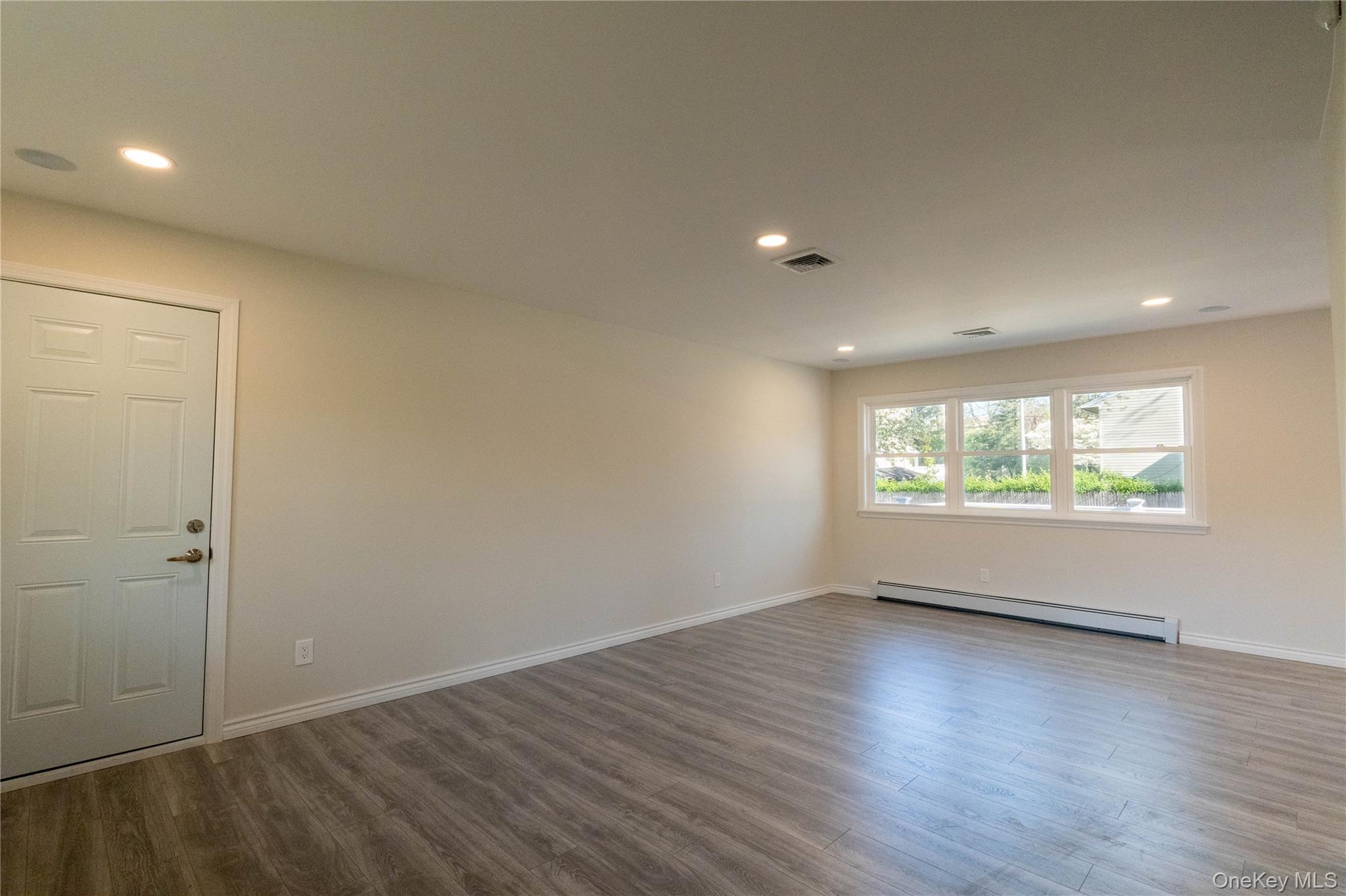 37 Amsterdam Street, Huntington, NY 11743