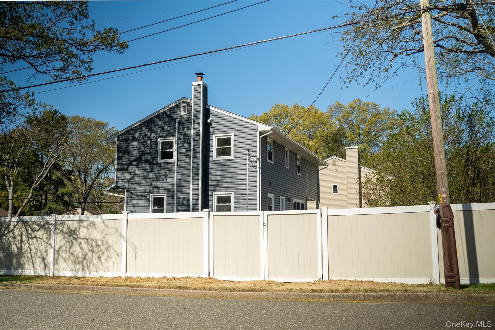 37 Amsterdam Street, Huntington, NY 11743