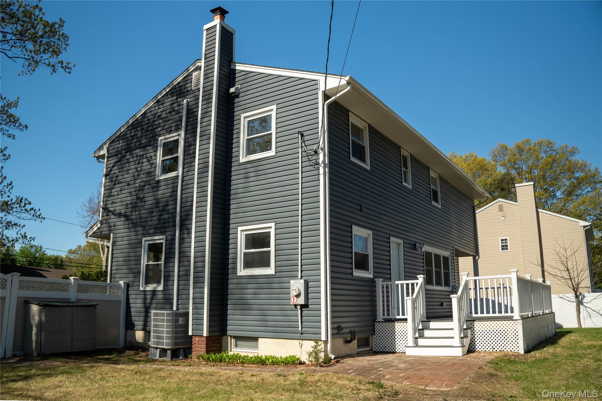 37 Amsterdam Street, Huntington, NY 11743