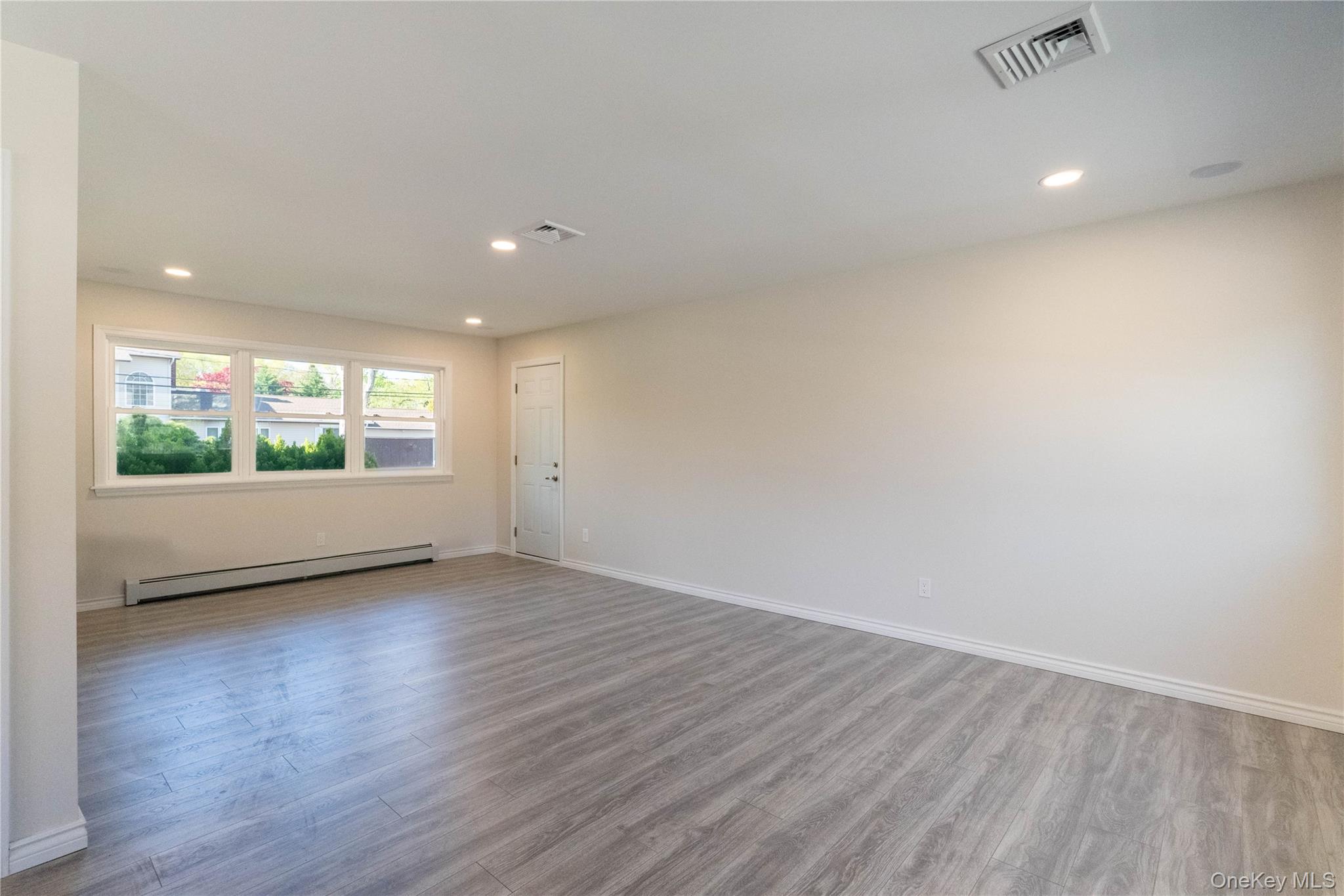 37 Amsterdam Street, Huntington, NY 11743