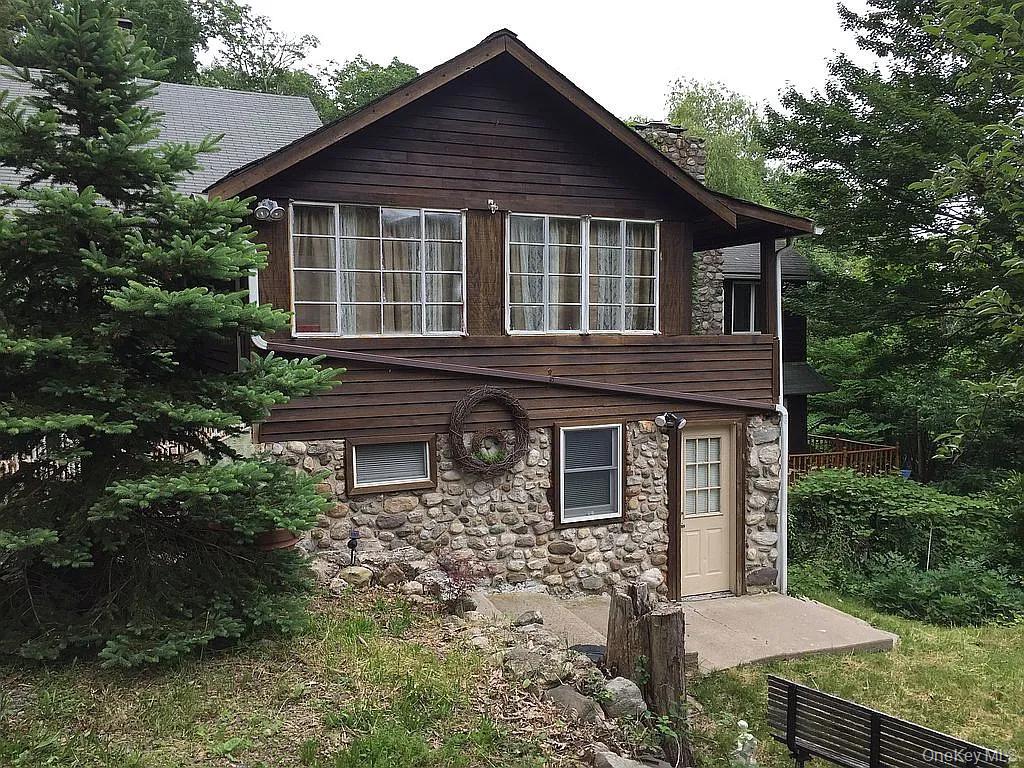 27 Maple Trail, Wurtsboro, NY 12790