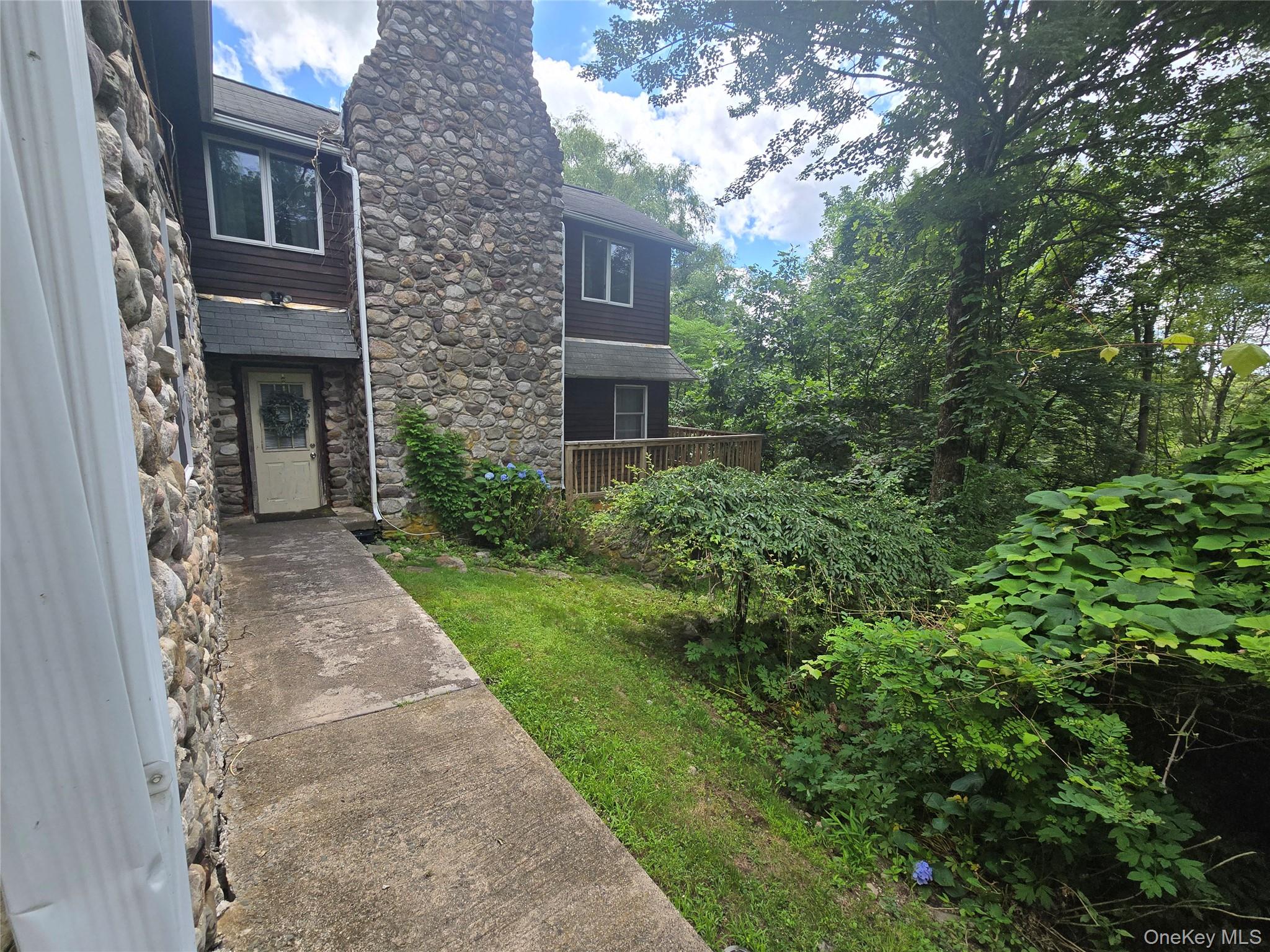 27 Maple Trail, Wurtsboro, NY 12790