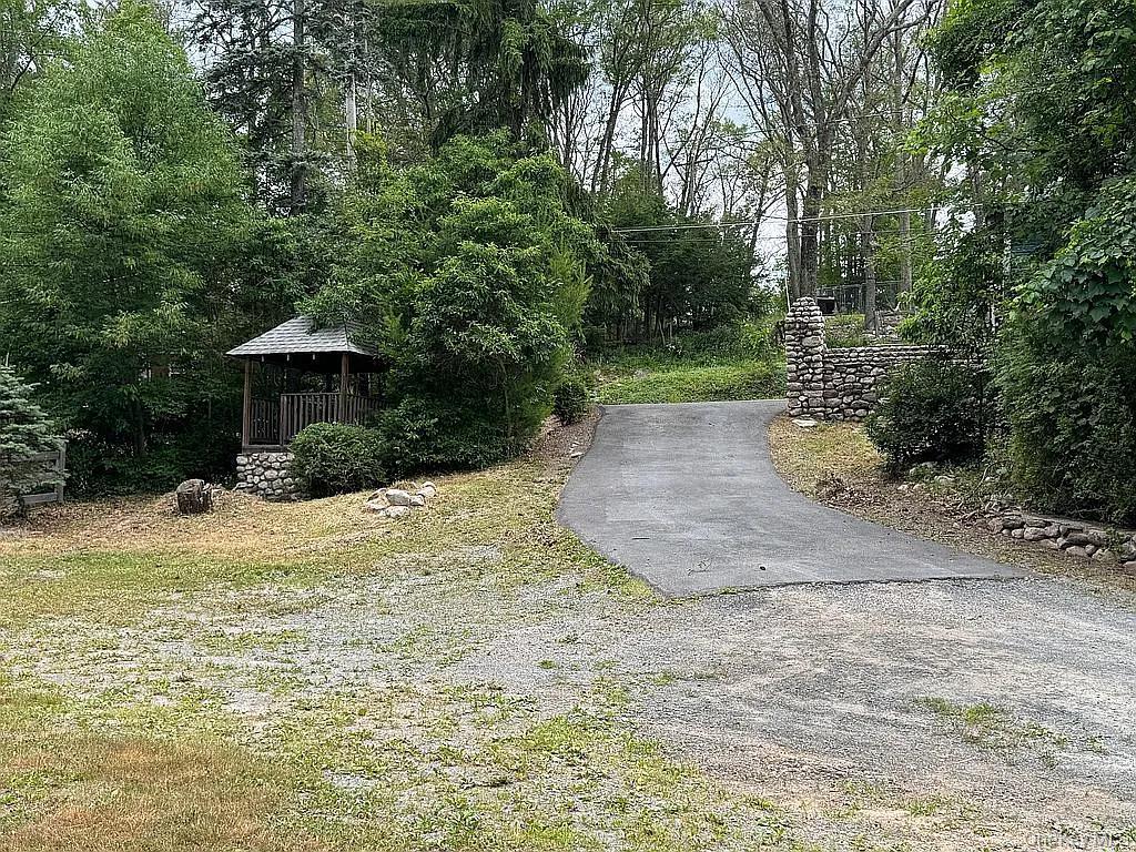 27 Maple Trail, Wurtsboro, NY 12790