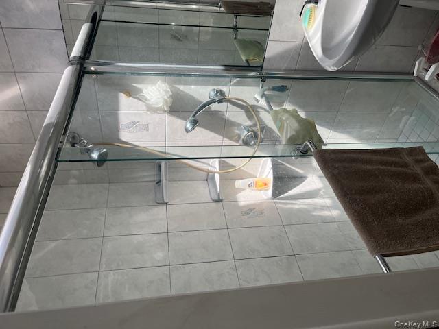 24914 Cambria Ave Avenue, Little Neck, NY 11362