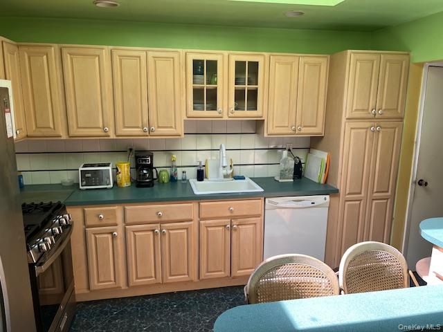 24914 Cambria Ave Avenue, Little Neck, NY 11362