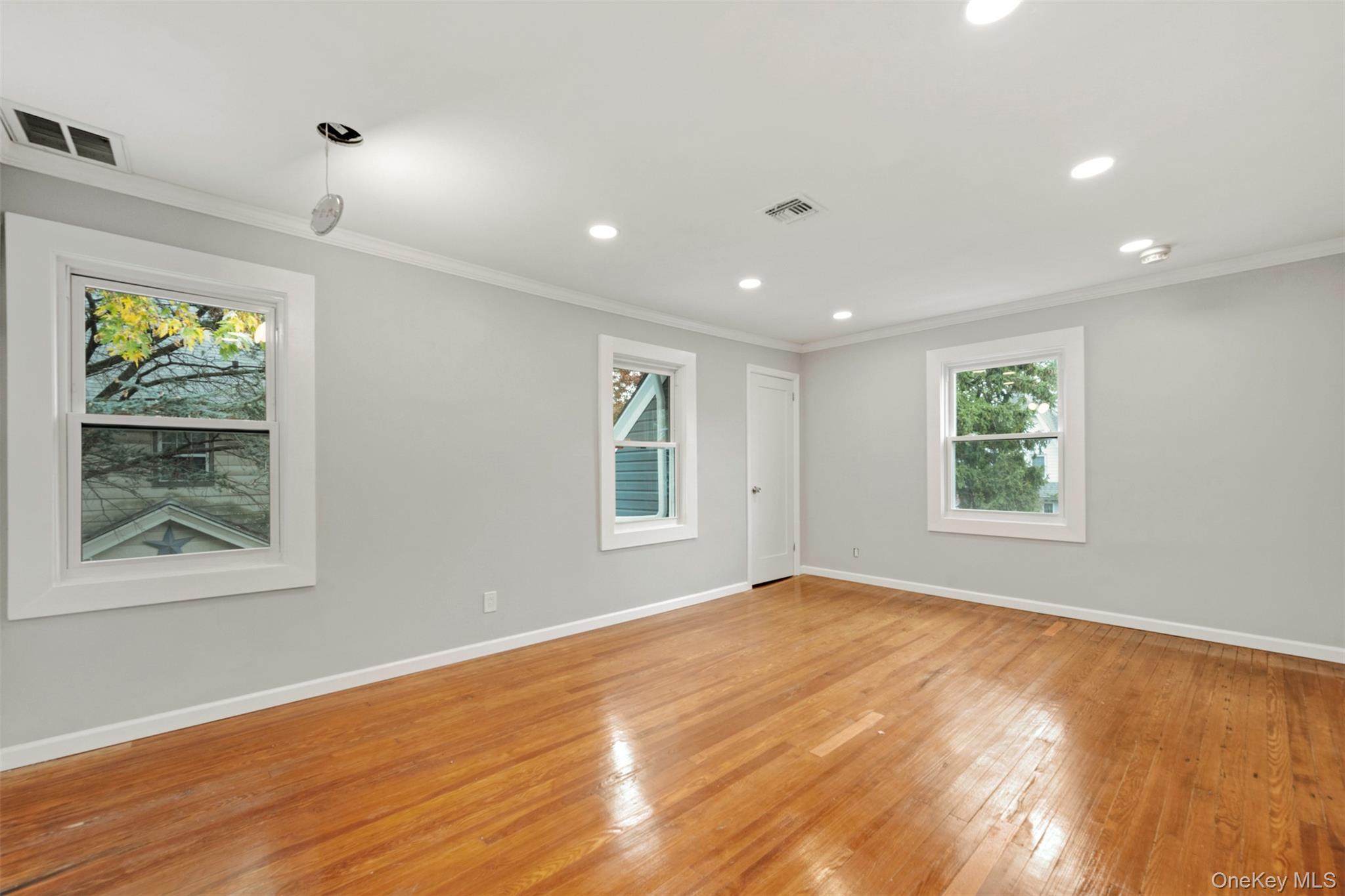 15 Shepherd Street, Rockville Centre, NY 11570