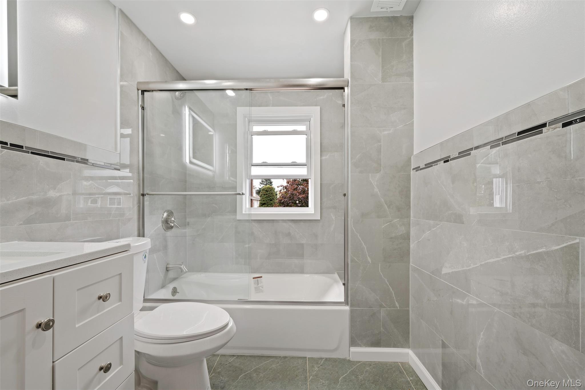 15 Shepherd Street, Rockville Centre, NY 11570