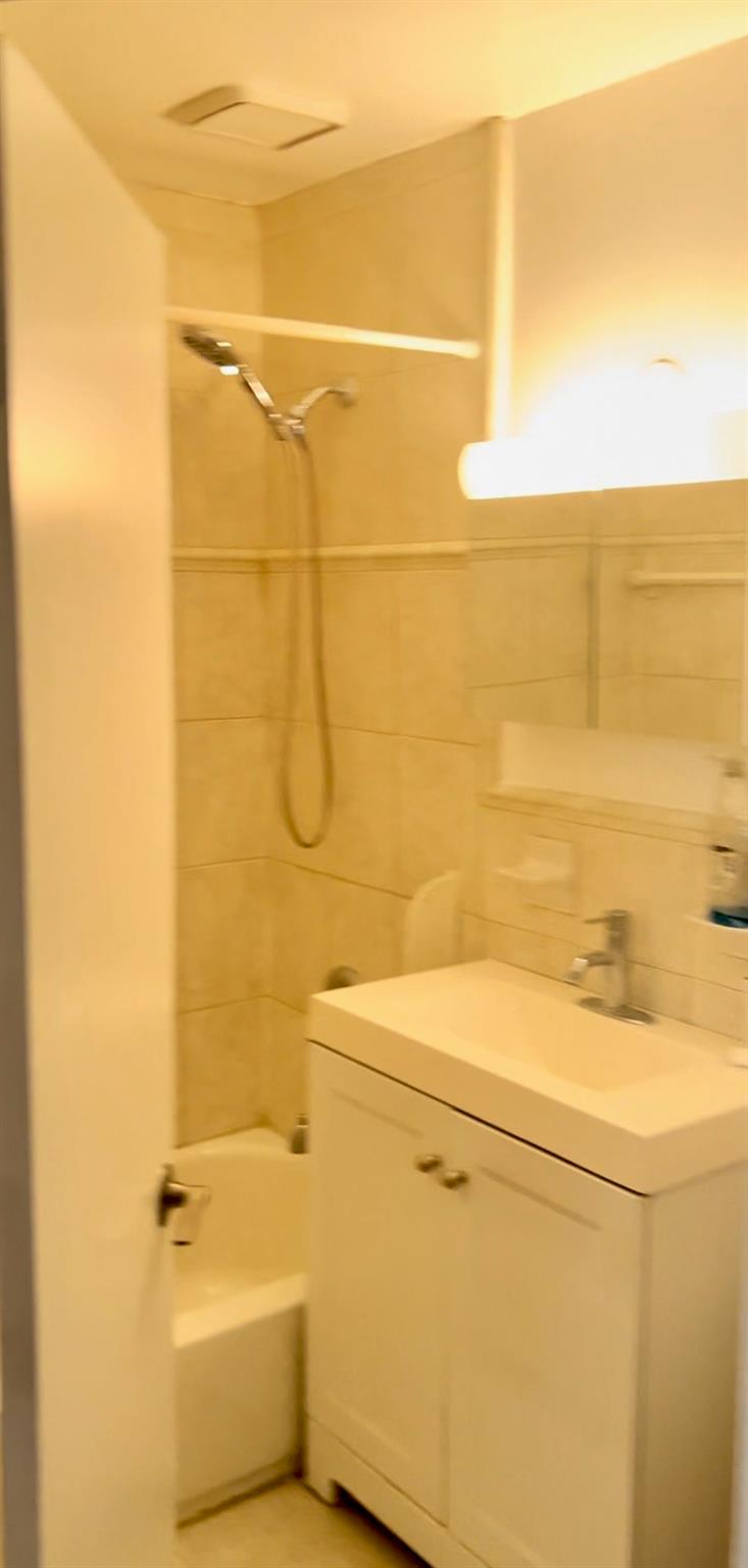 3224 Gunther Avenue, Bronx, NY 10469