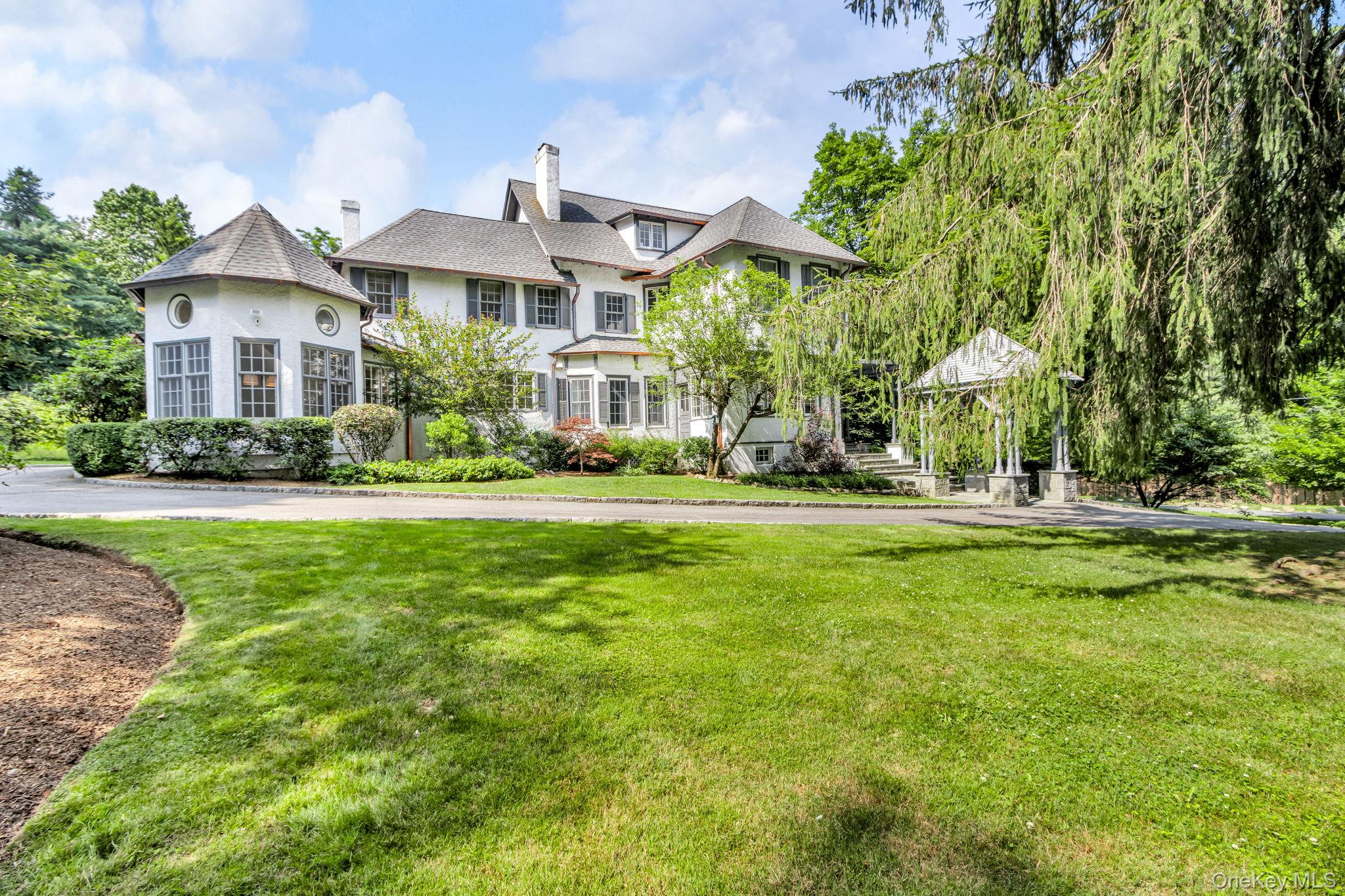 77 Haights Cross Road, Chappaqua, NY 10514