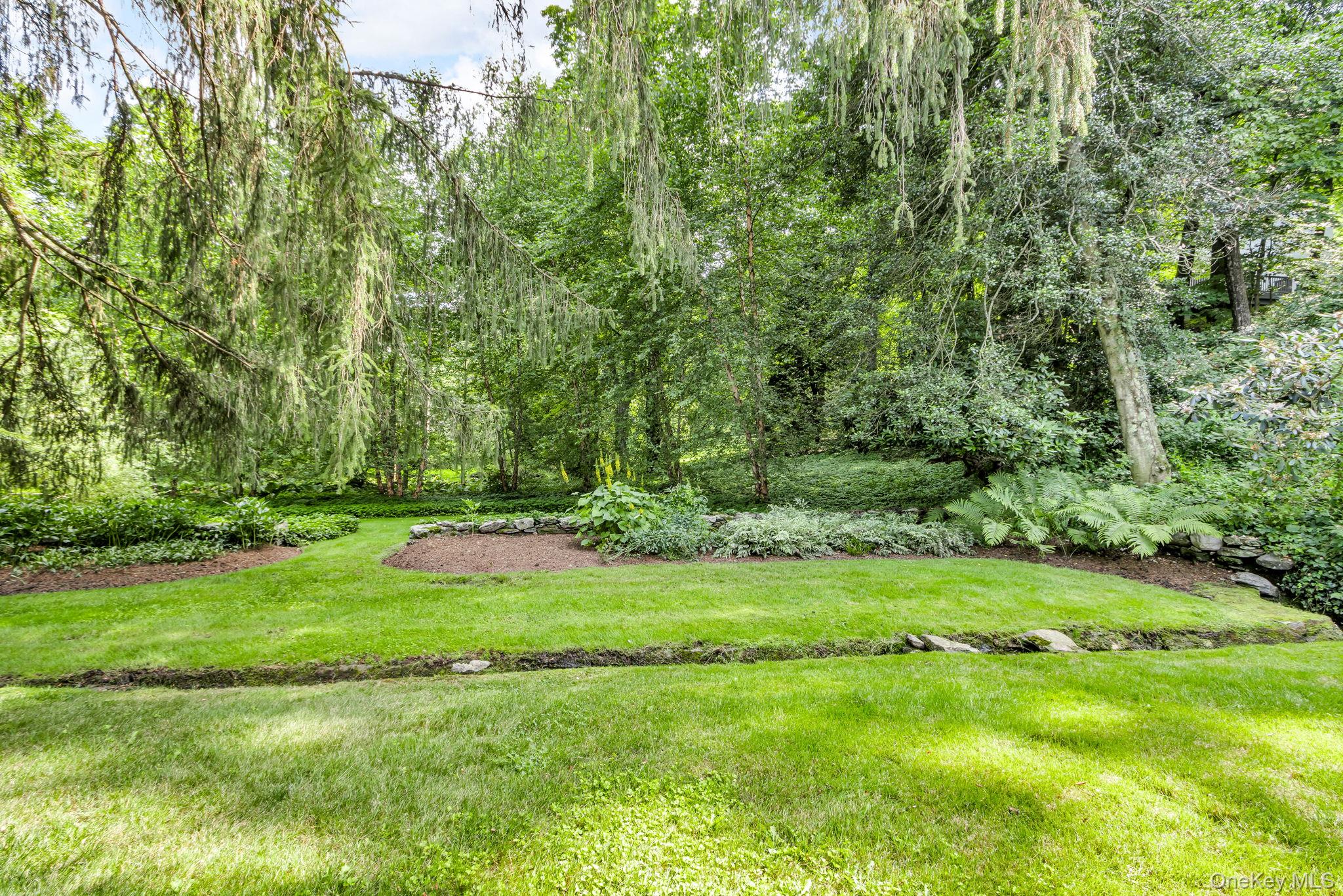 77 Haights Cross Road, Chappaqua, NY 10514