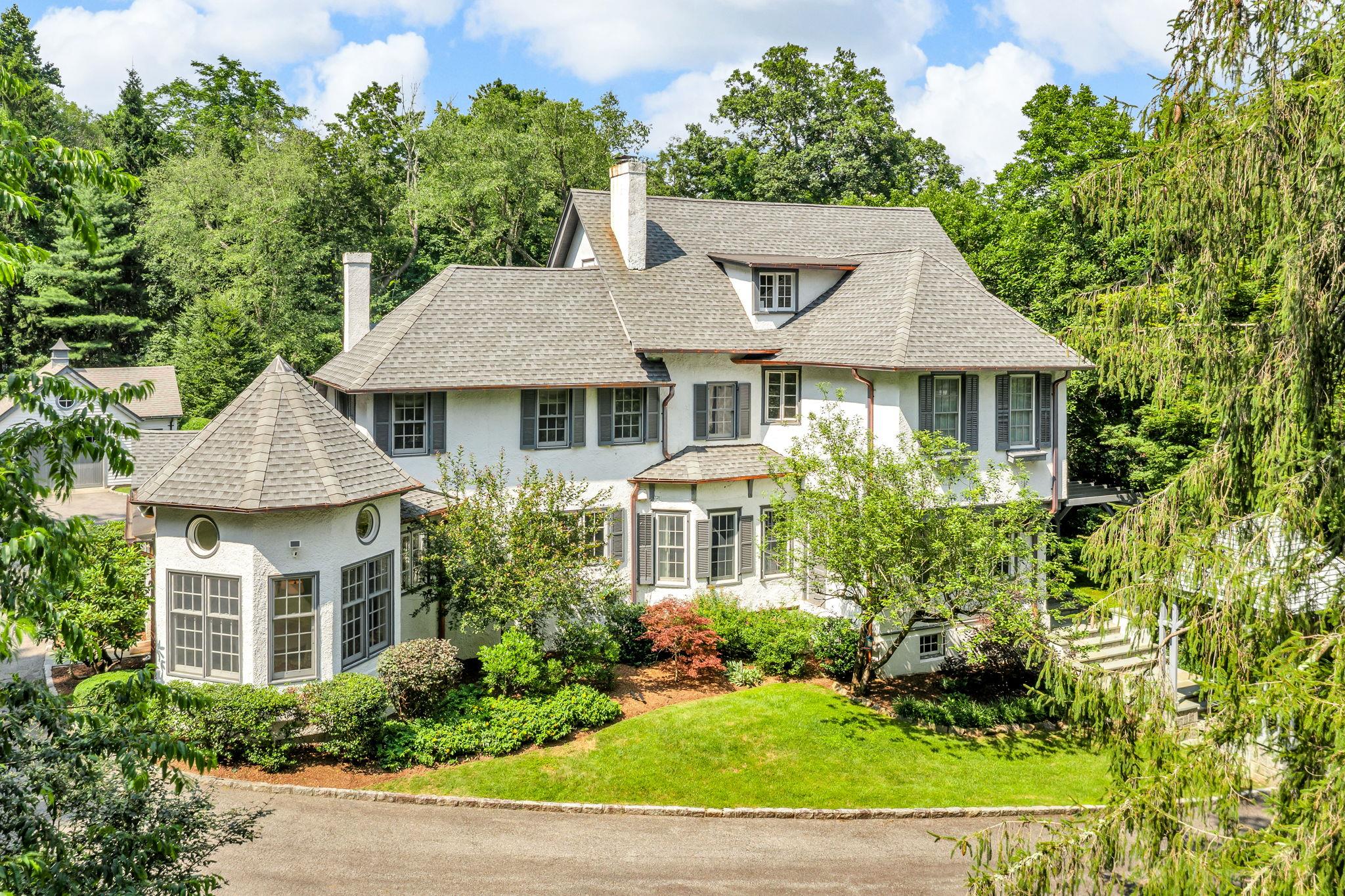 77 Haights Cross Road, Chappaqua, NY 10514