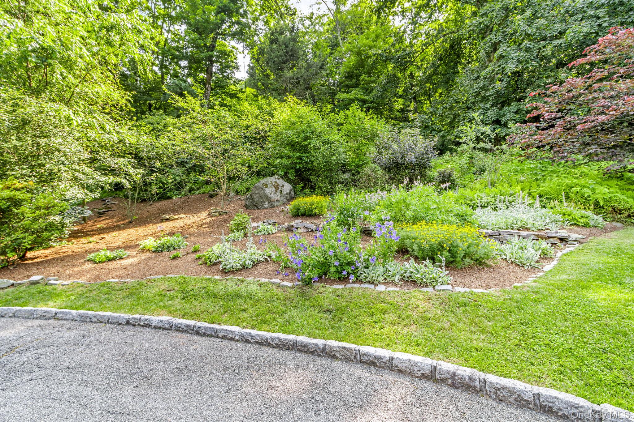 77 Haights Cross Road, Chappaqua, NY 10514