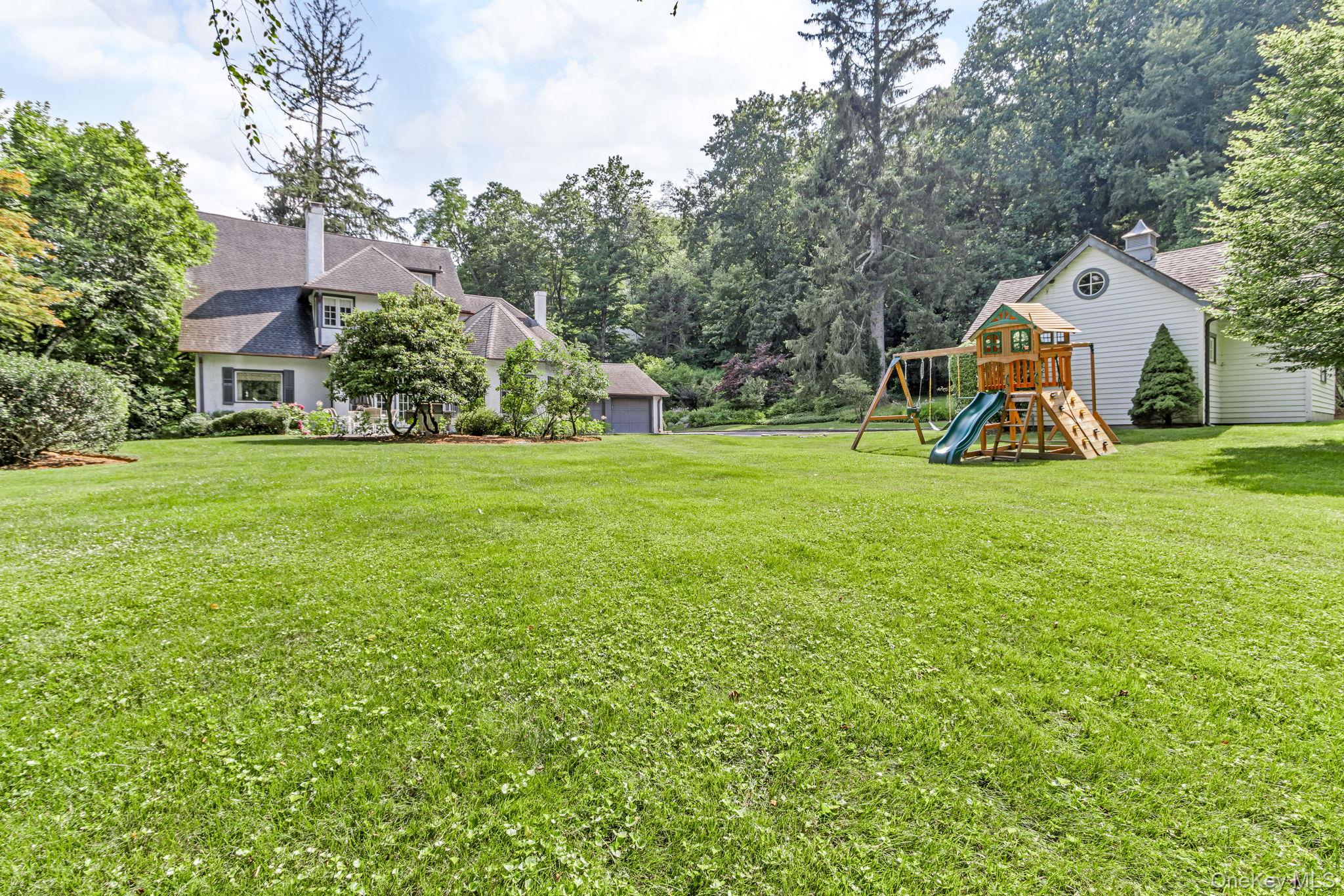 77 Haights Cross Road, Chappaqua, NY 10514