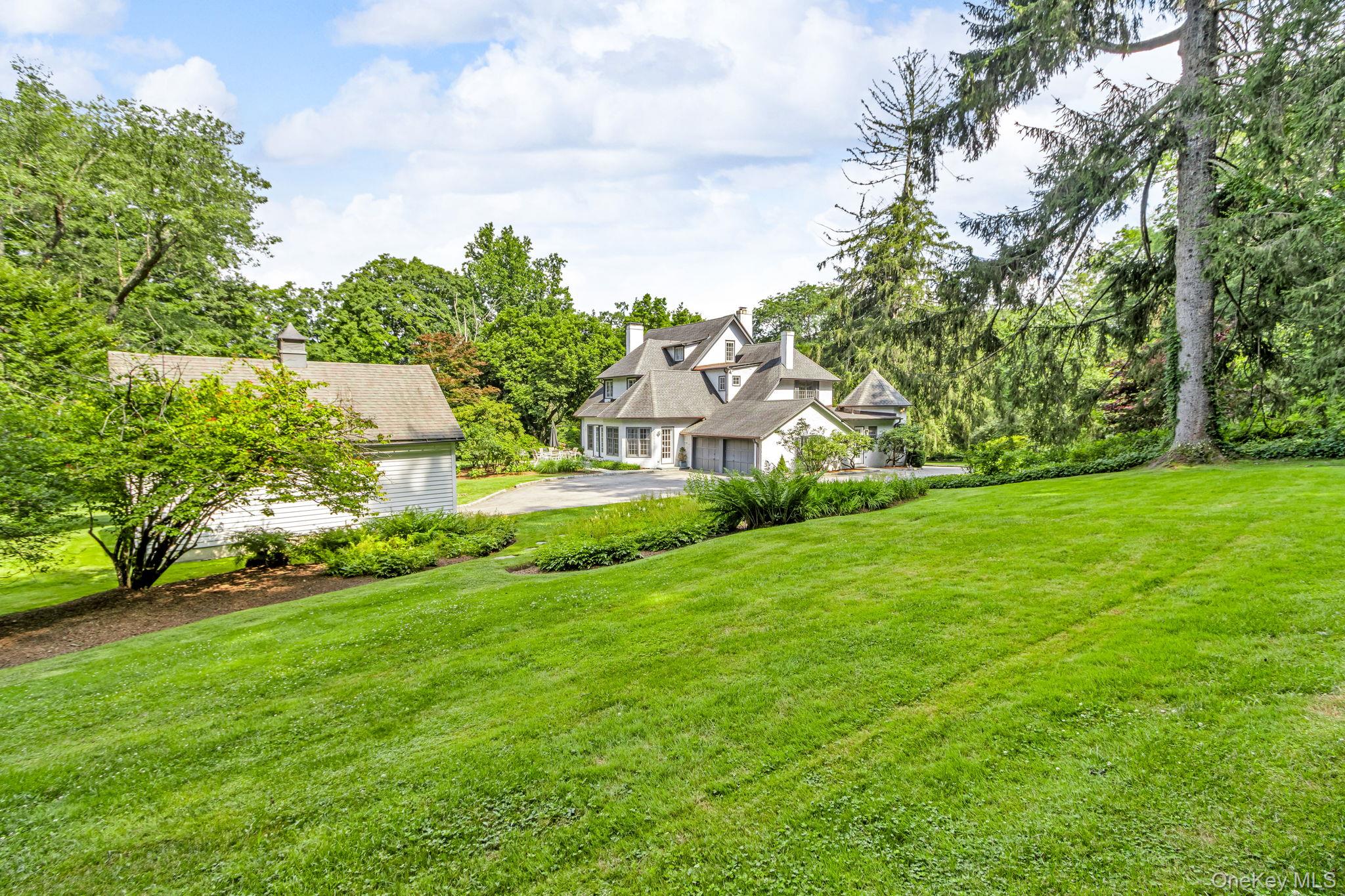 77 Haights Cross Road, Chappaqua, NY 10514