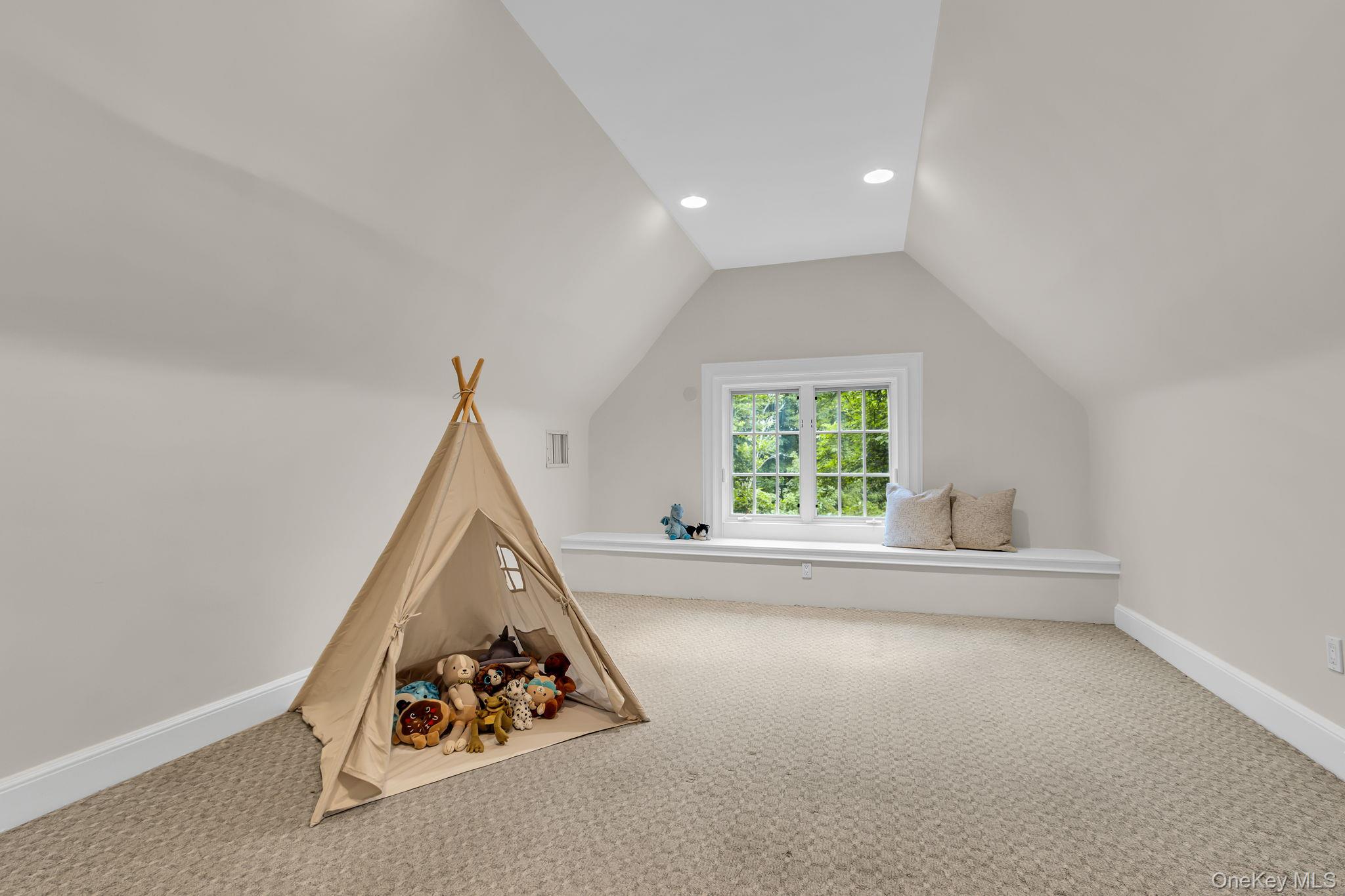 77 Haights Cross Road, Chappaqua, NY 10514