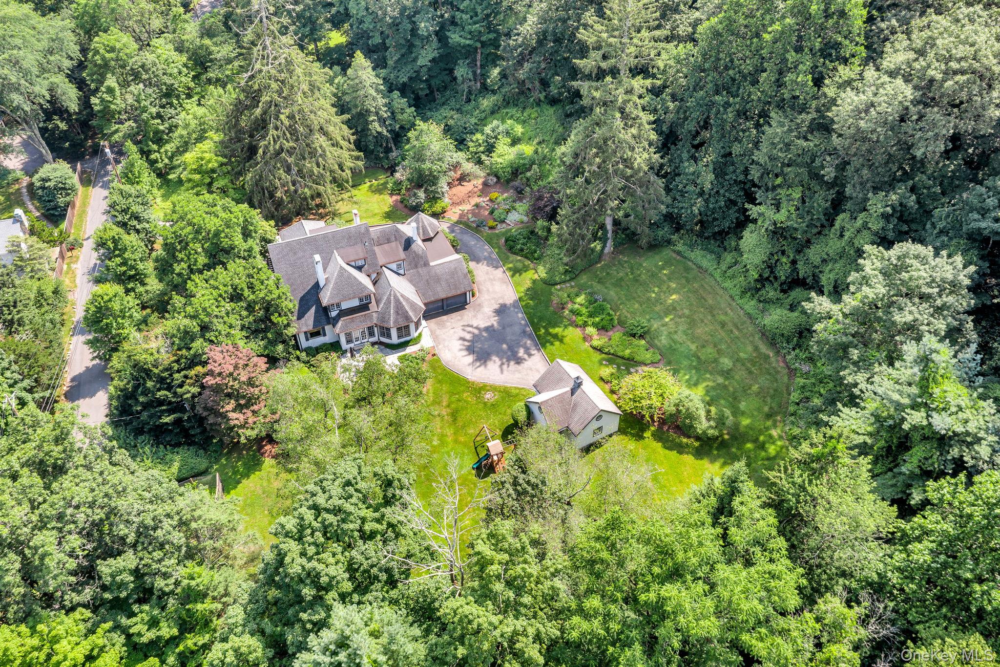 77 Haights Cross Road, Chappaqua, NY 10514