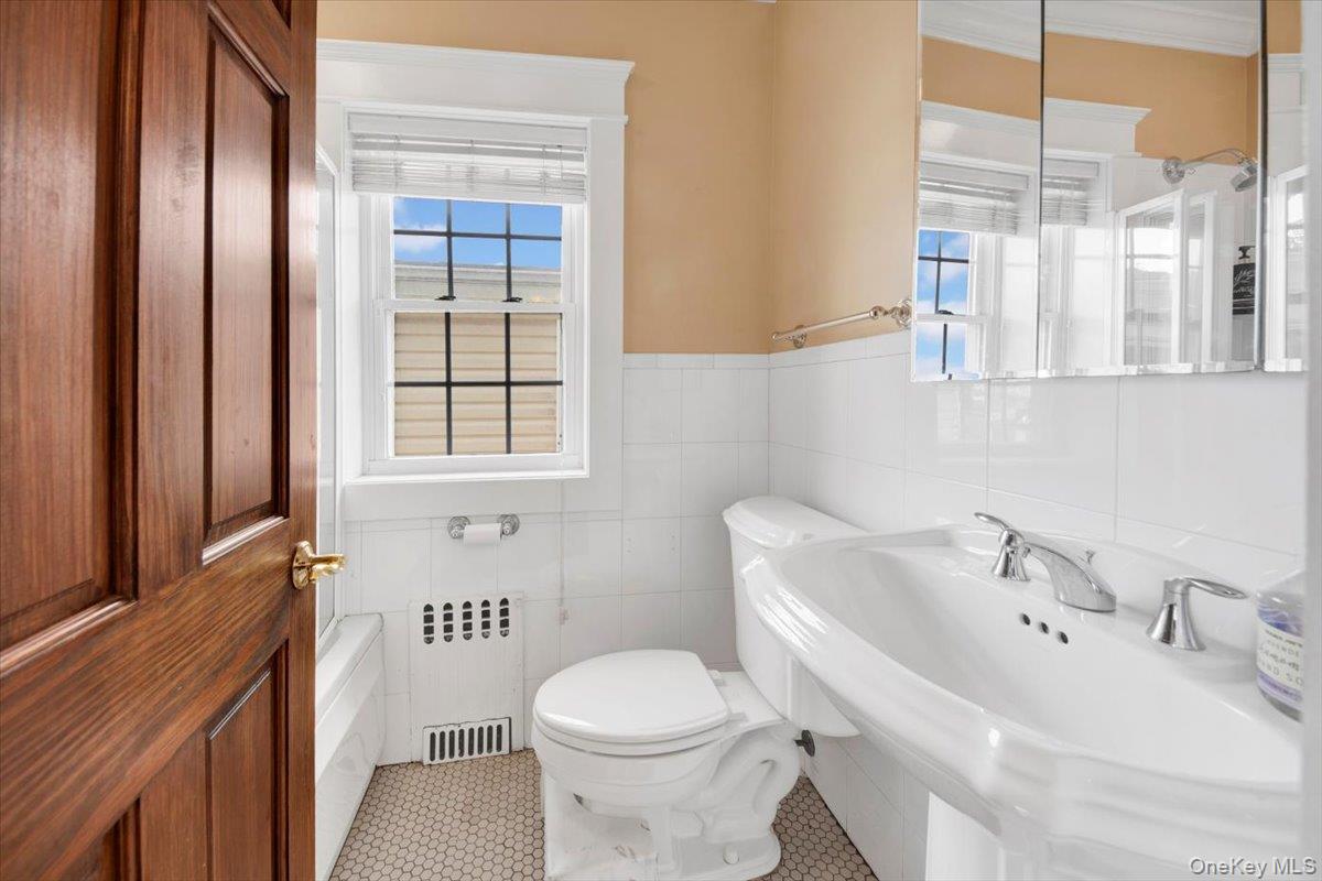 73 Sterling Avenue, Yonkers, NY 10704