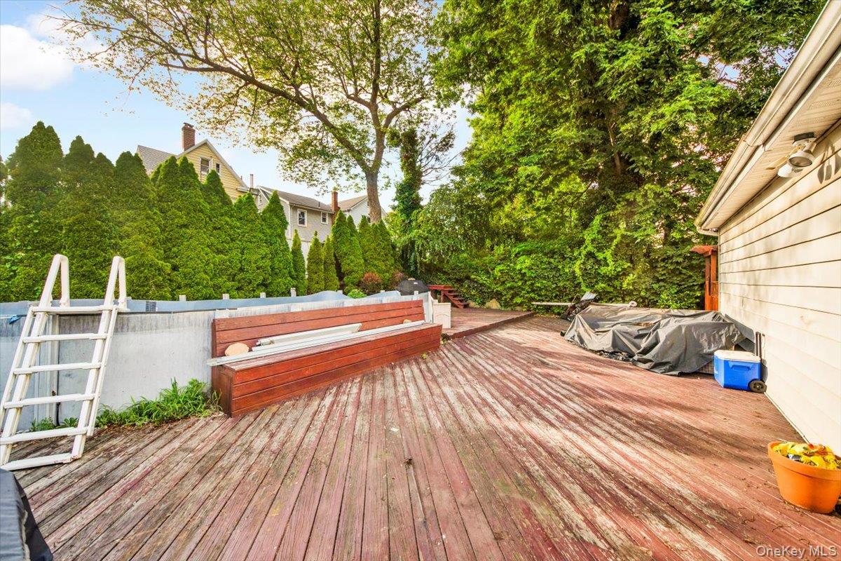 73 Sterling Avenue, Yonkers, NY 10704