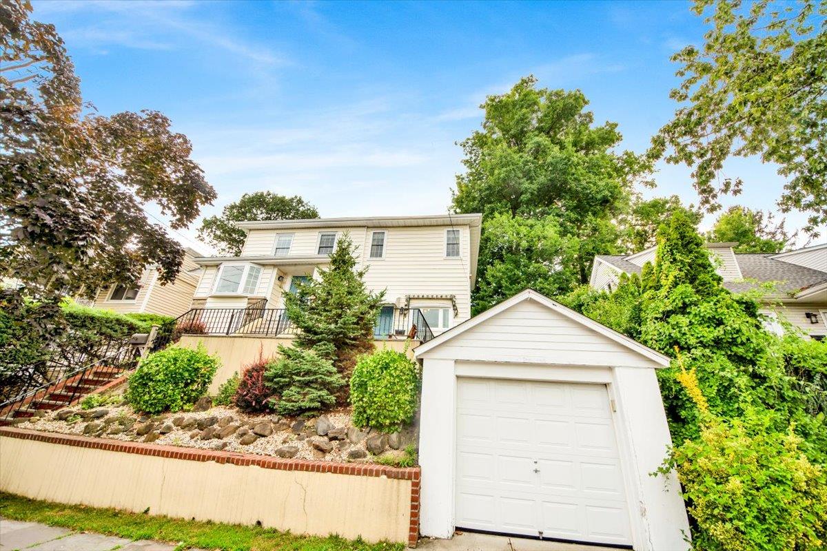 73 Sterling Avenue, Yonkers, NY 10704