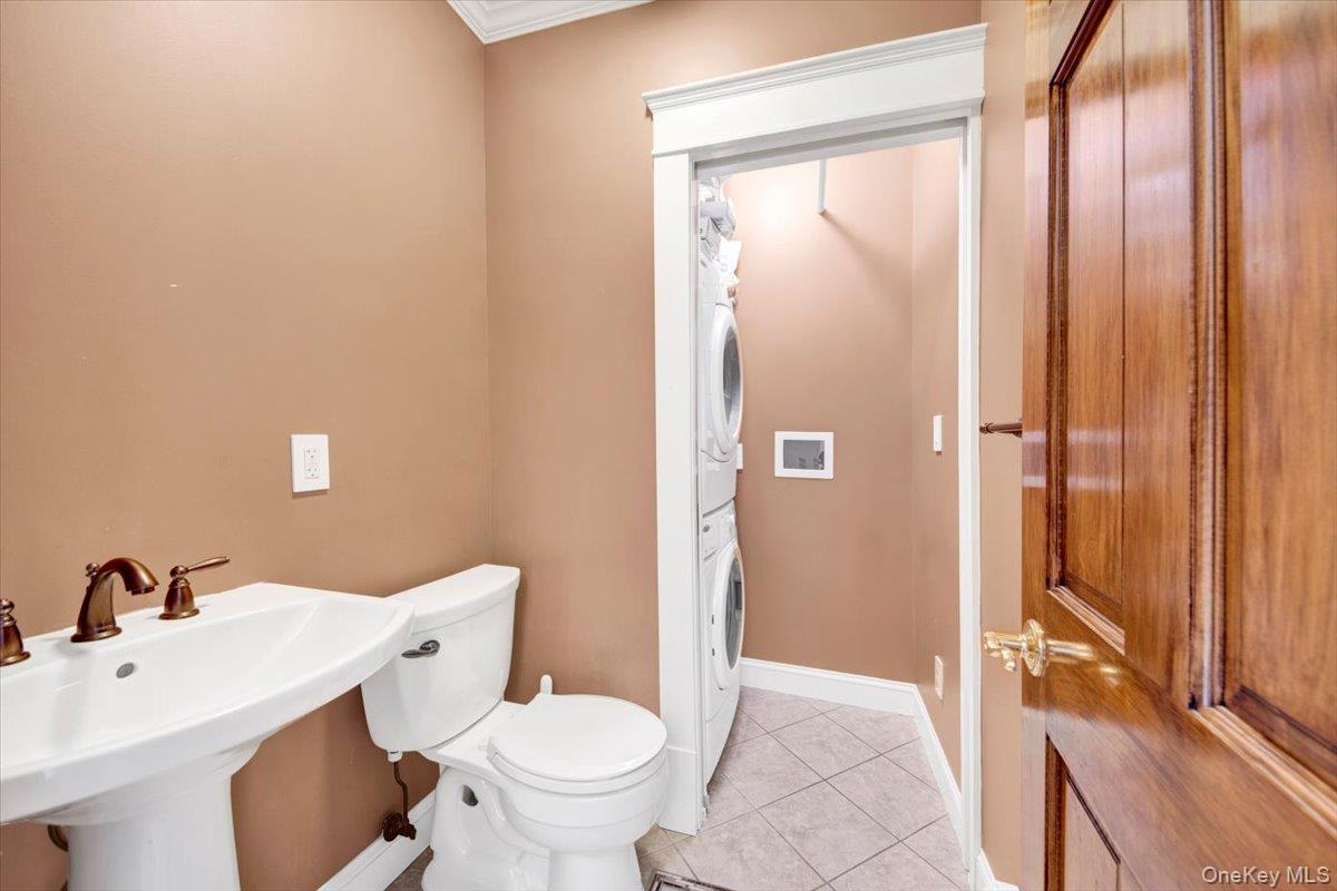 73 Sterling Avenue, Yonkers, NY 10704