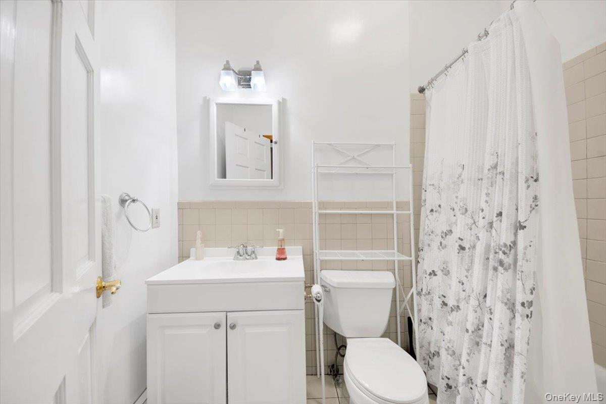 73 Sterling Avenue, Yonkers, NY 10704