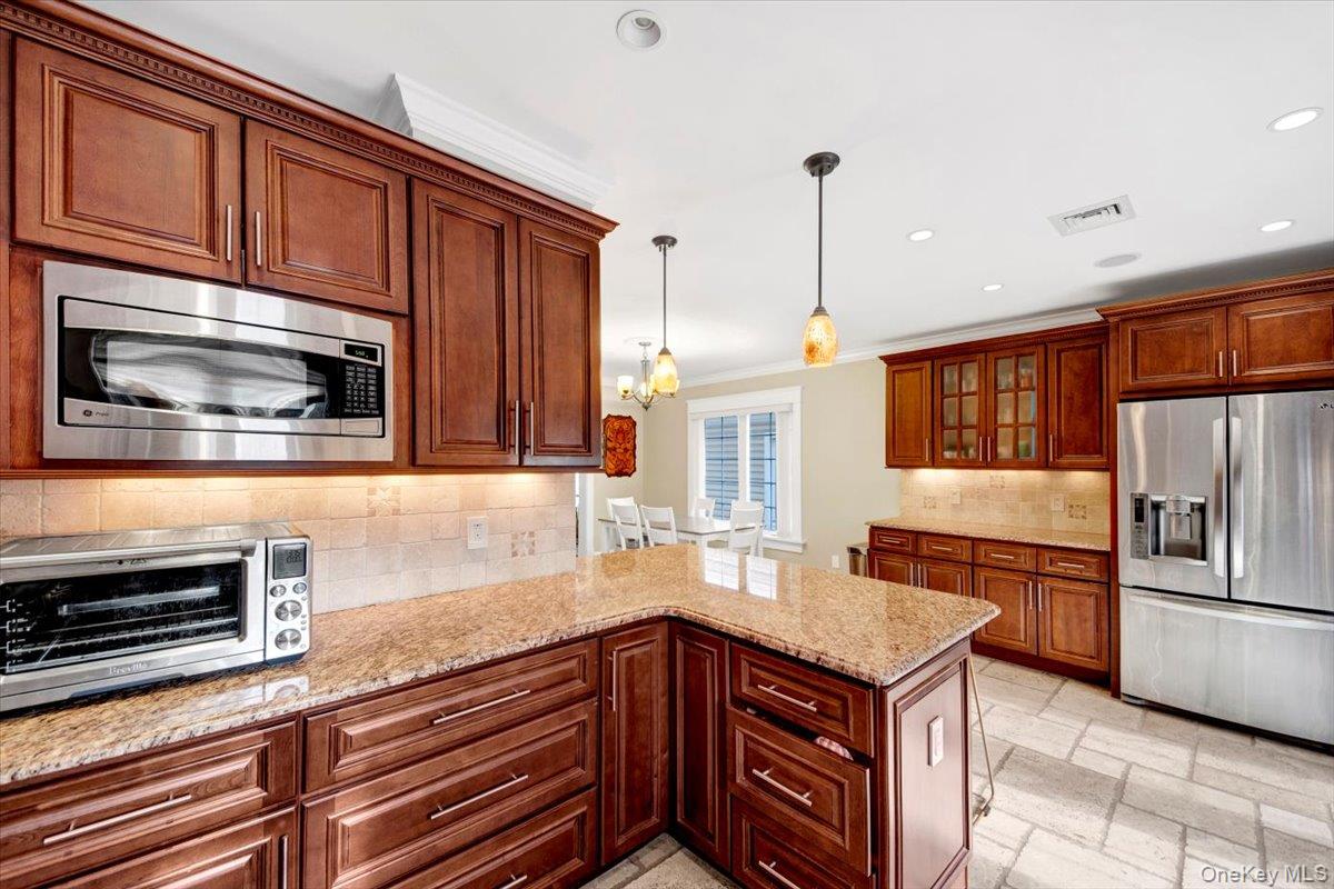 73 Sterling Avenue, Yonkers, NY 10704