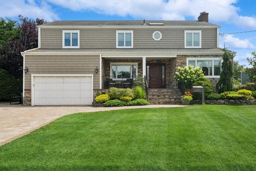 5 Bonnie Court, Merrick, NY 11566