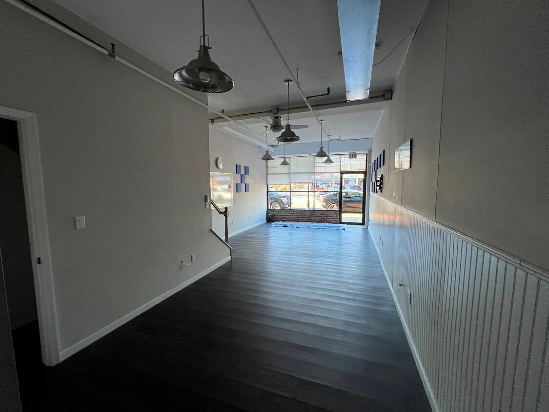 52 Broadway, Greenlawn, NY 11740