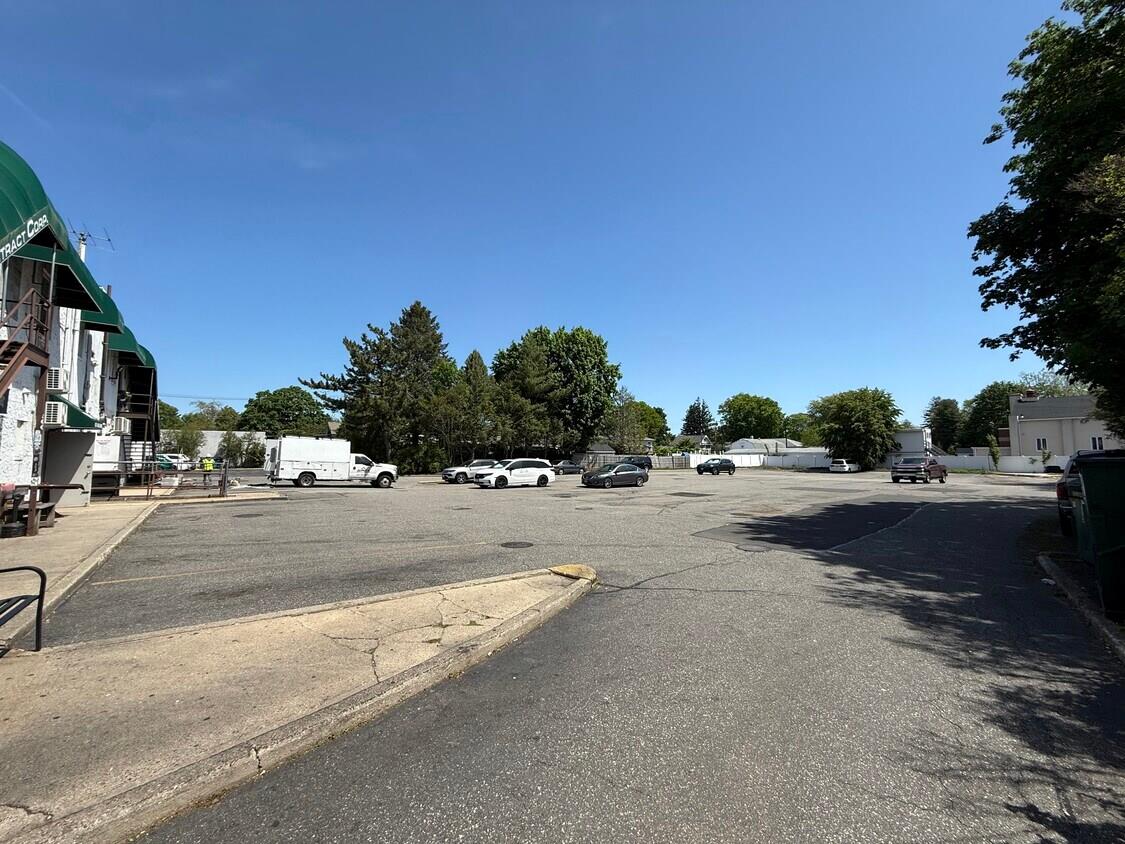 52 Broadway, Greenlawn, NY 11740