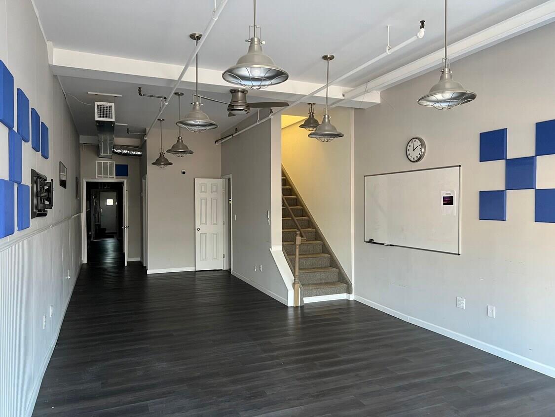 52 Broadway, Greenlawn, NY 11740