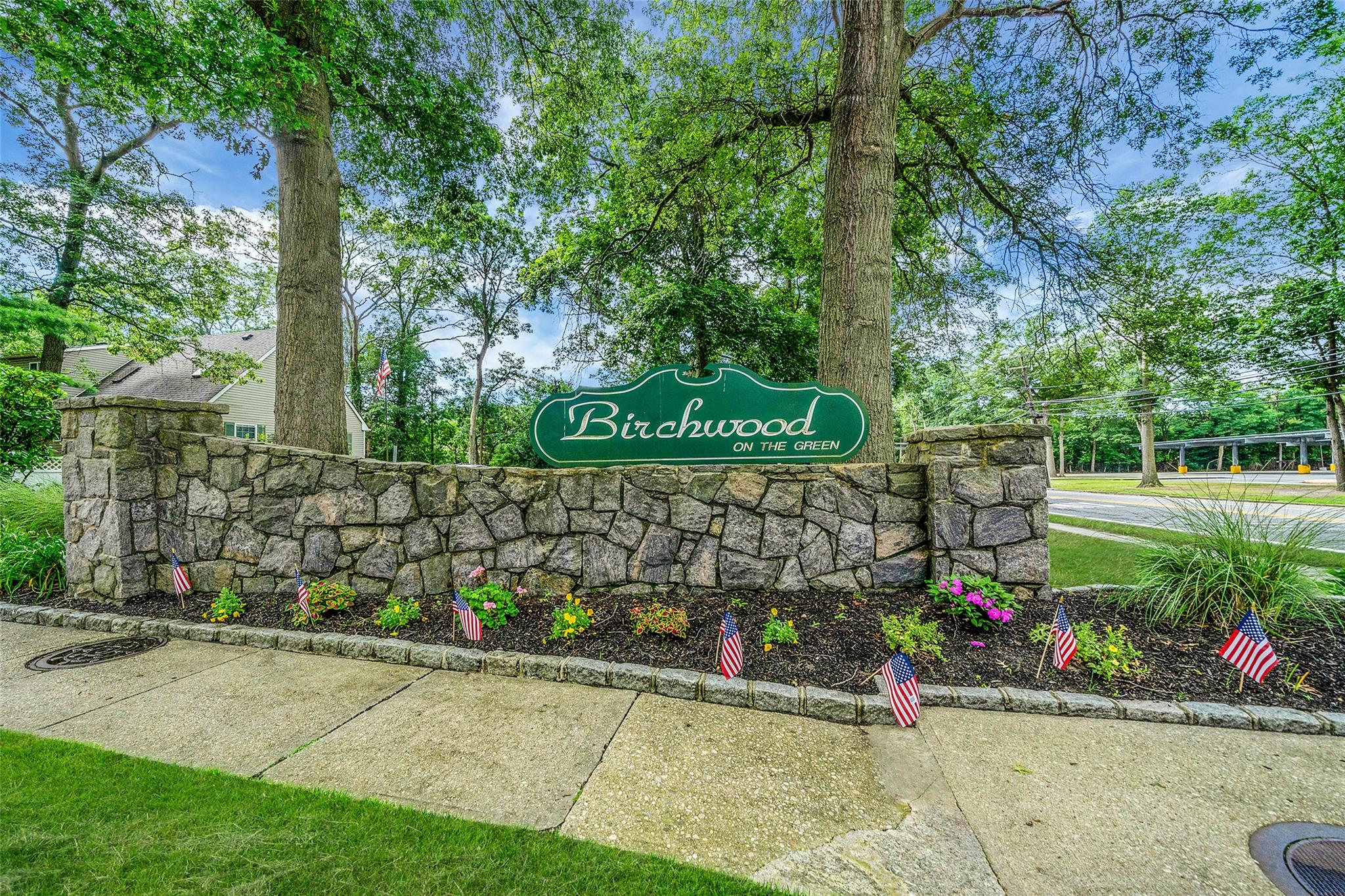 2411 Wishire Lane # 2411, Oakdale, NY 11769
