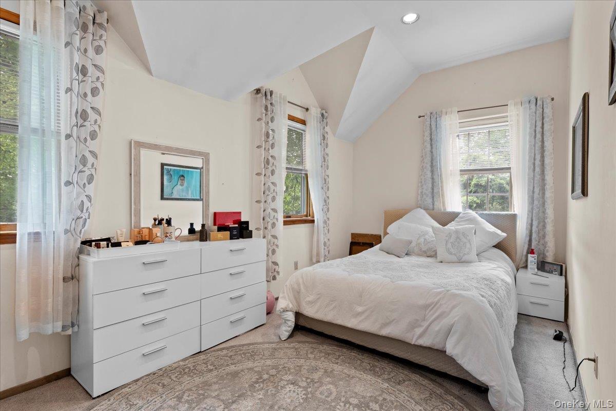 18 Nursery Road, Melville, NY 11747