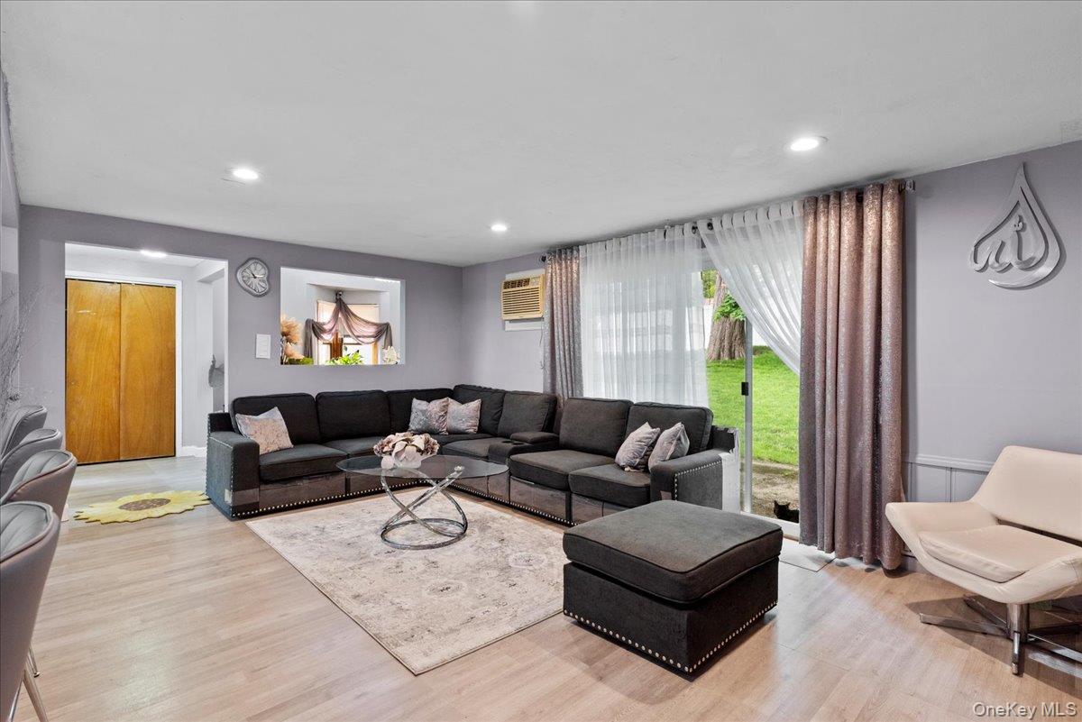 18 Nursery Road, Melville, NY 11747