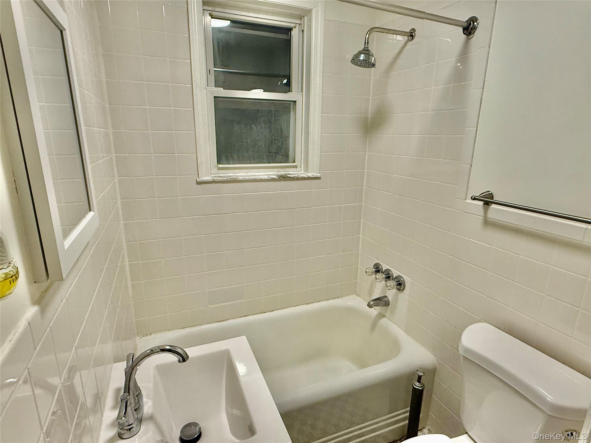 137 Lake Avenue, Yonkers, NY 10703