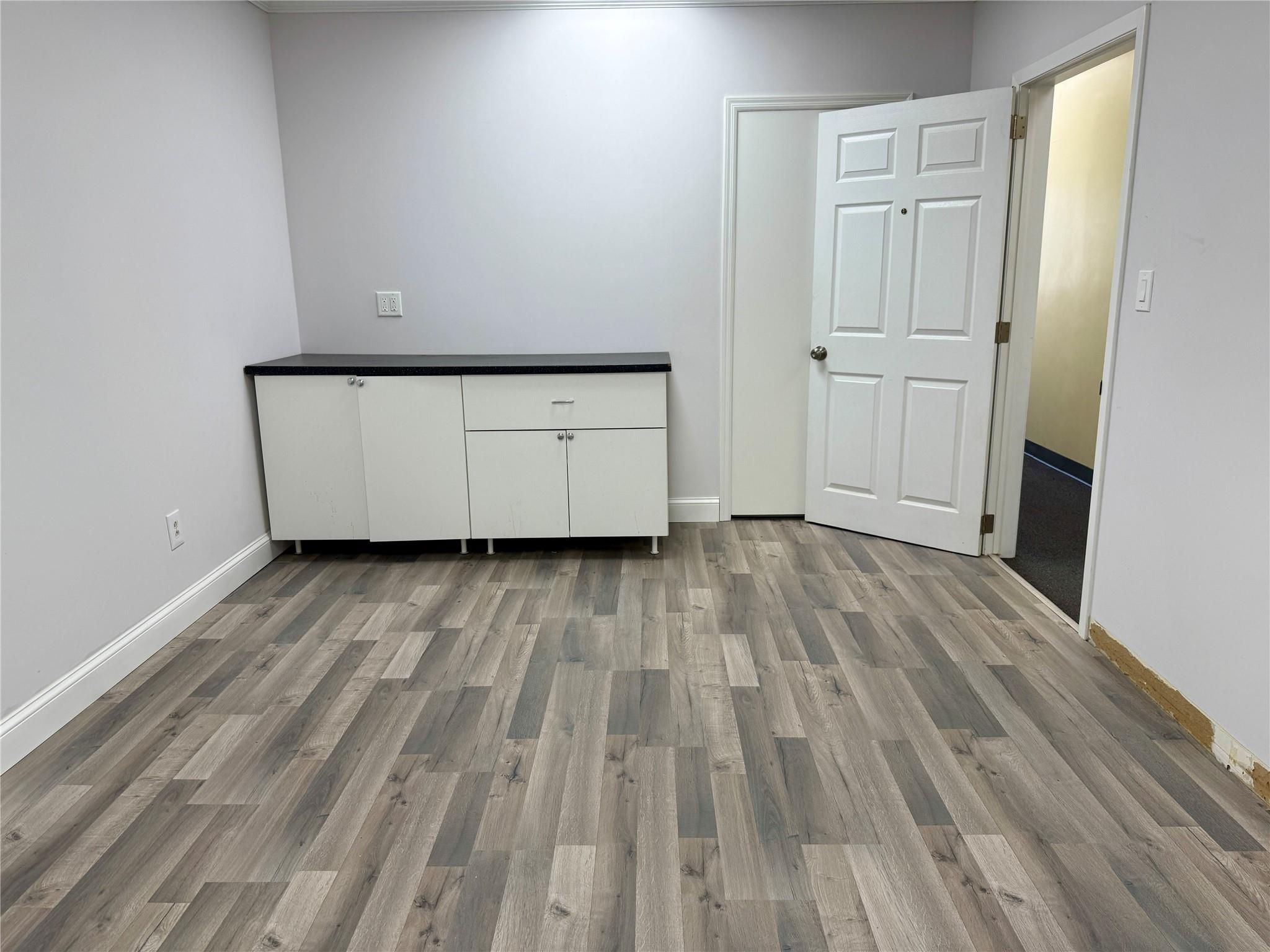 44 Atlantic Avenue # 2R, Lynbrook, NY 11563