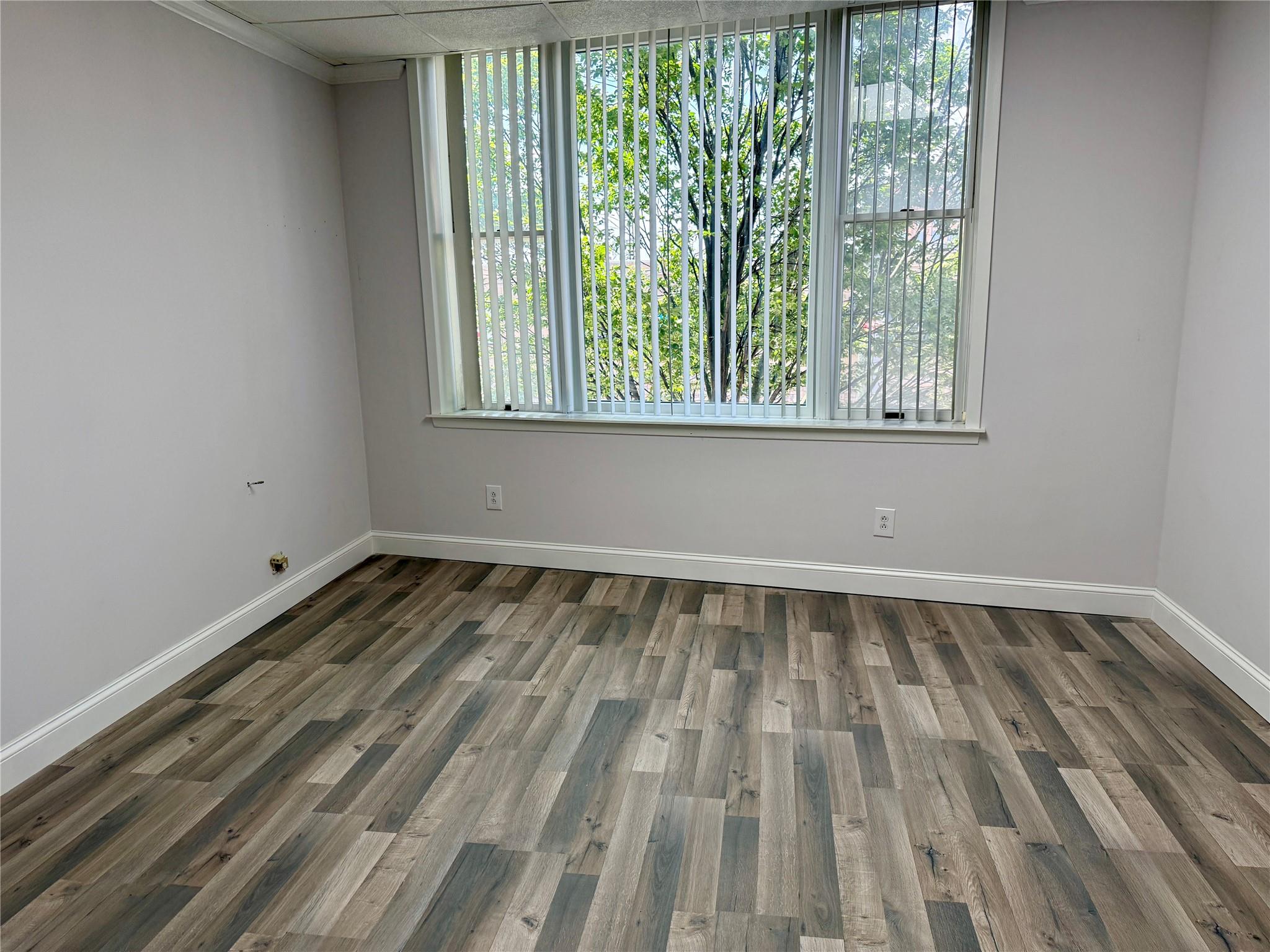 44 Atlantic Avenue # 2R, Lynbrook, NY 11563