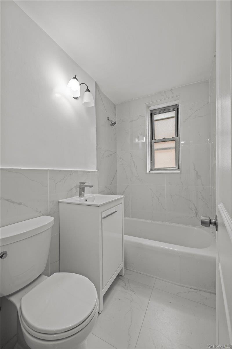 2107 Wallace Avenue # 4G, Bronx, NY 10462
