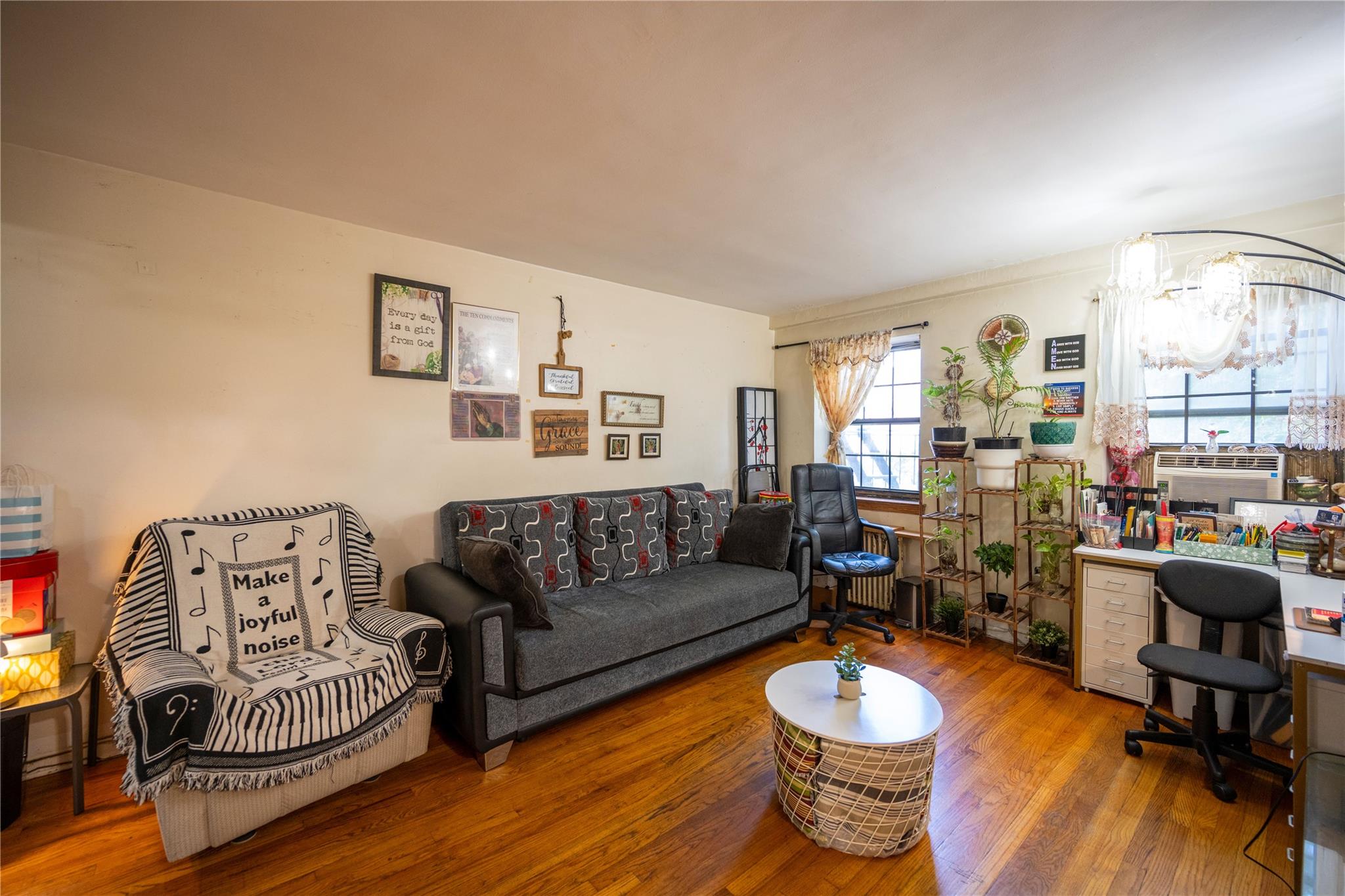 14415 78 Road # 2D, Kew Garden Hills, NY 11367