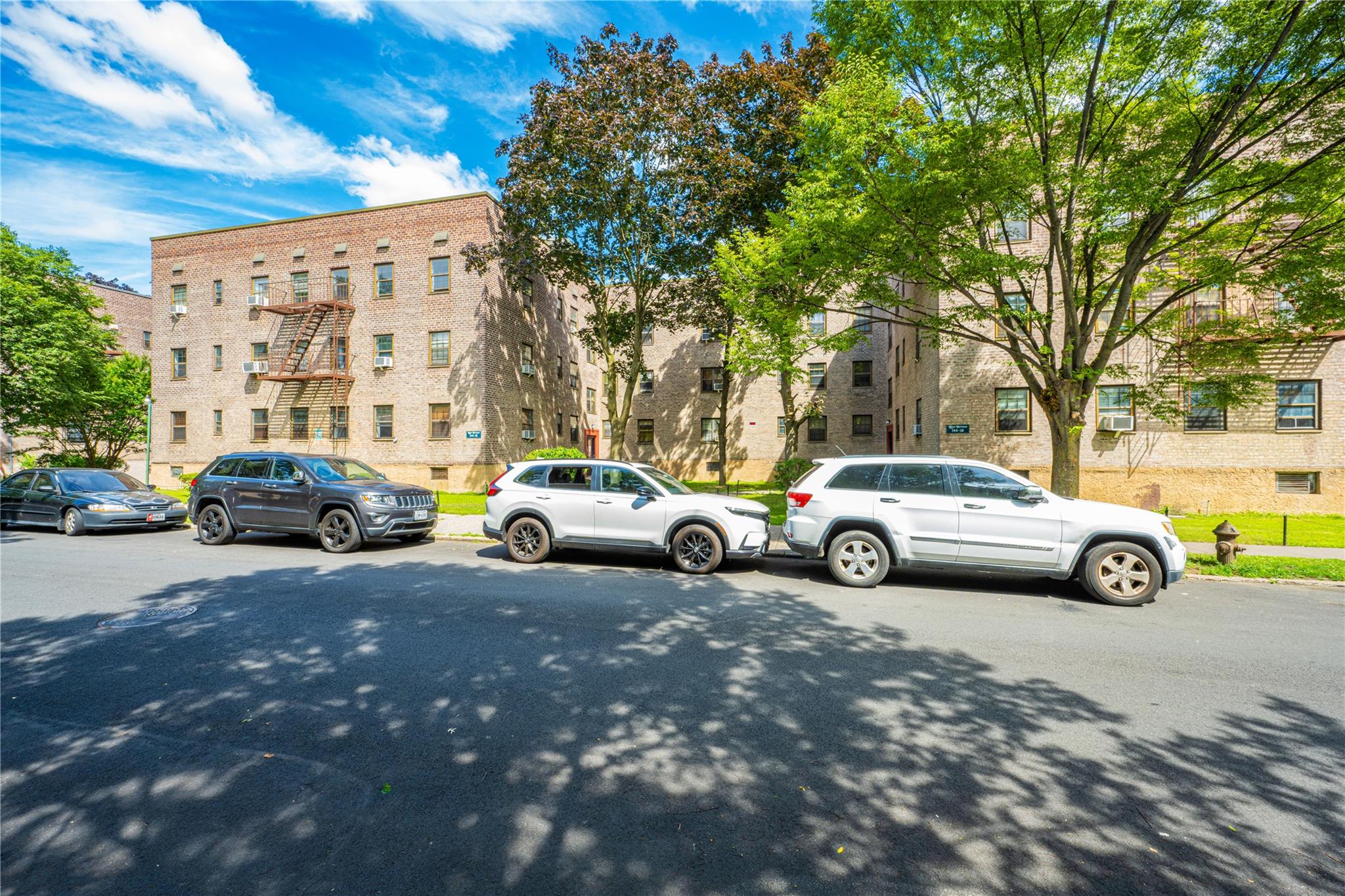 14415 78 Road # 2D, Kew Garden Hills, NY 11367