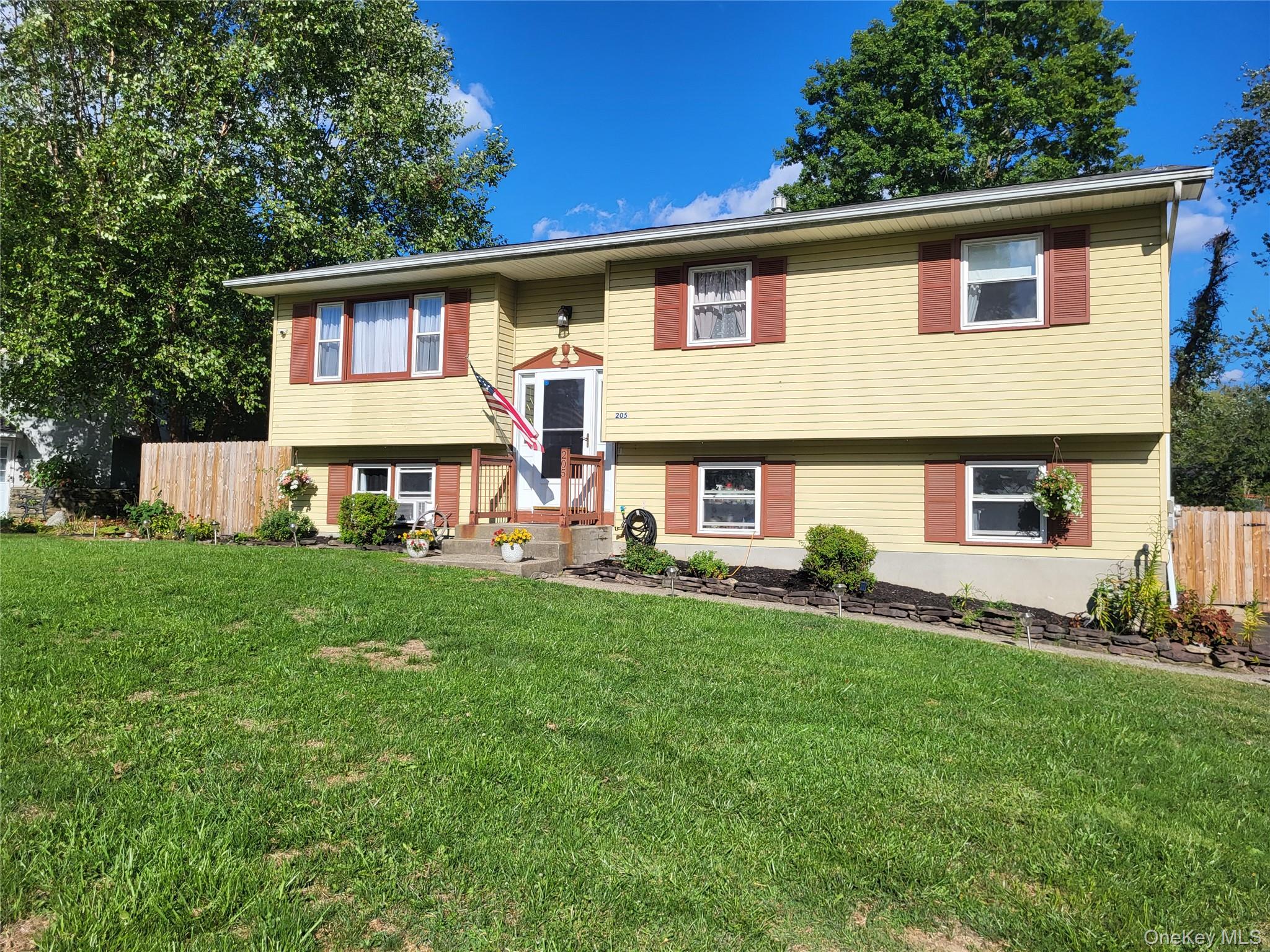 205 Oriole Drive, Montgomery, NY 12549