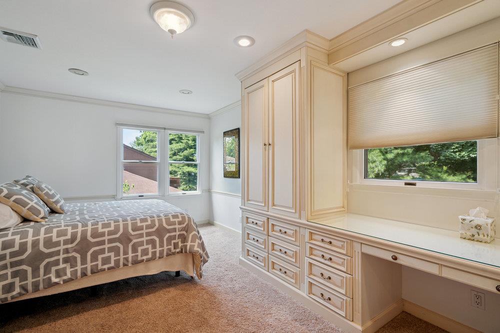 26 Hunt Court, Jericho, NY 11753