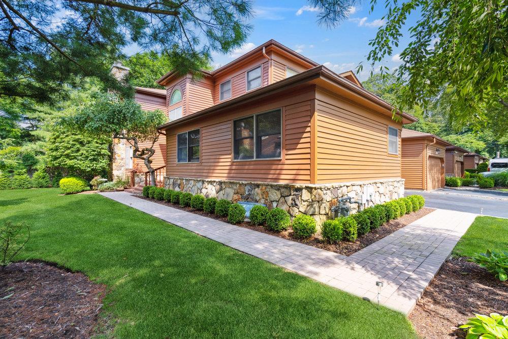 26 Hunt Court, Jericho, NY 11753