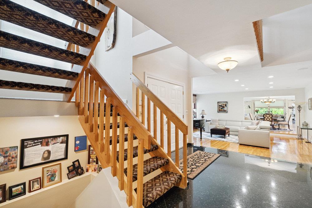 26 Hunt Court, Jericho, NY 11753