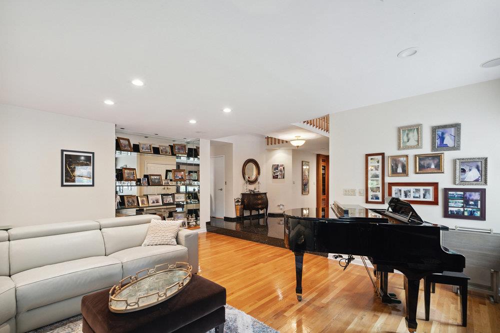 26 Hunt Court, Jericho, NY 11753