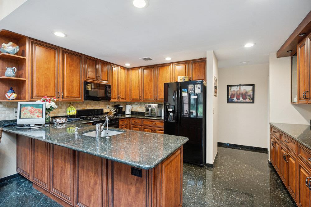 26 Hunt Court, Jericho, NY 11753