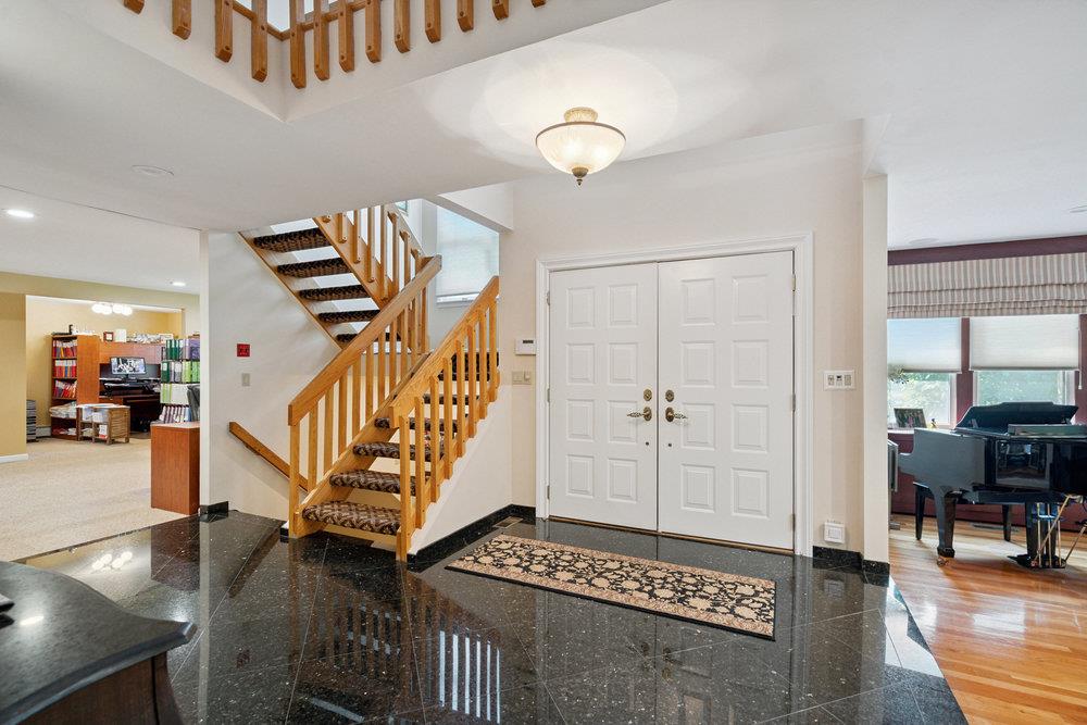 26 Hunt Court, Jericho, NY 11753