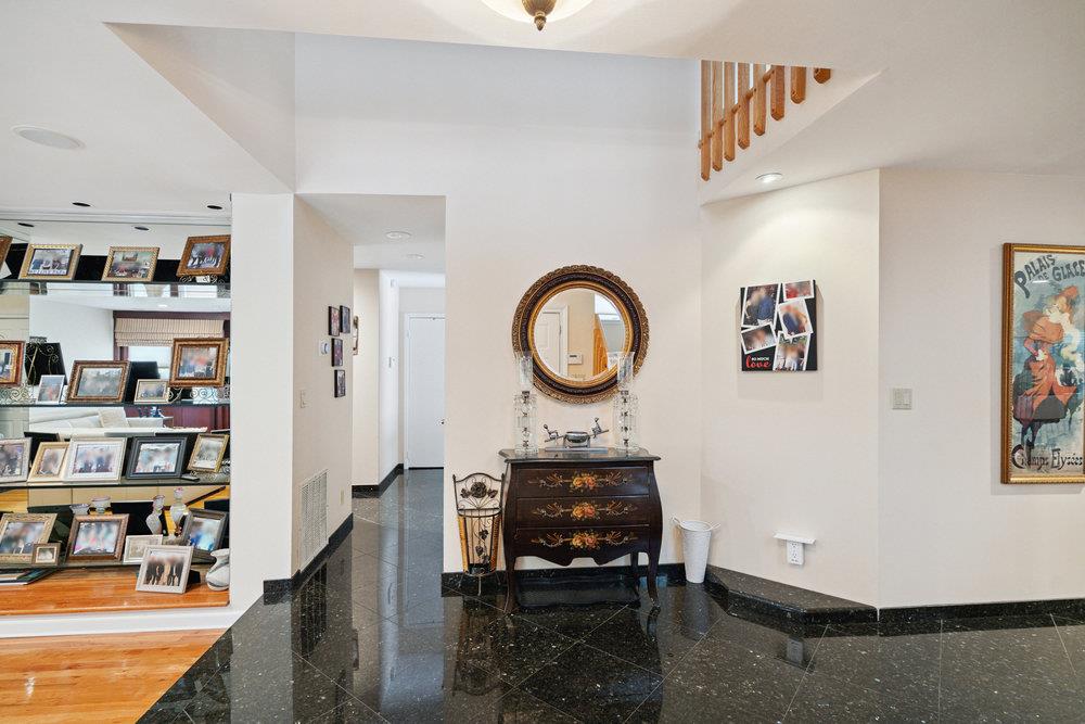 26 Hunt Court, Jericho, NY 11753