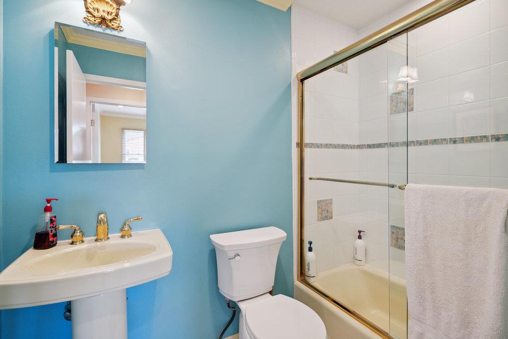 26 Hunt Court, Jericho, NY 11753