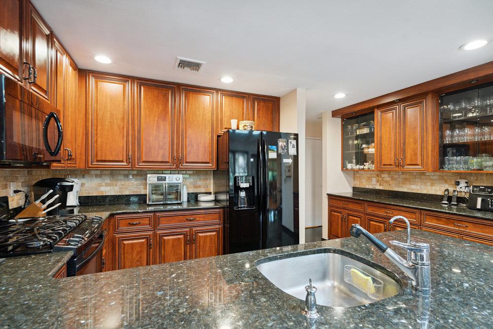 26 Hunt Court, Jericho, NY 11753