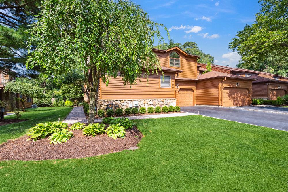 26 Hunt Court, Jericho, NY 11753